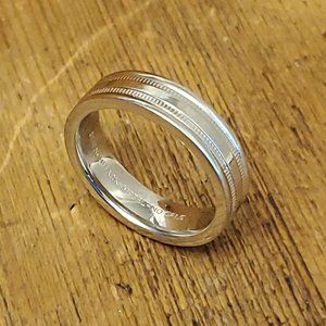 NEW CONFORT FIT BENCHMARK SIGNED RING